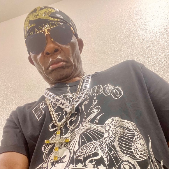 Parasuco Vintage weekend Warrior Embellished Tee Sz 3X - Picture 3 of 17